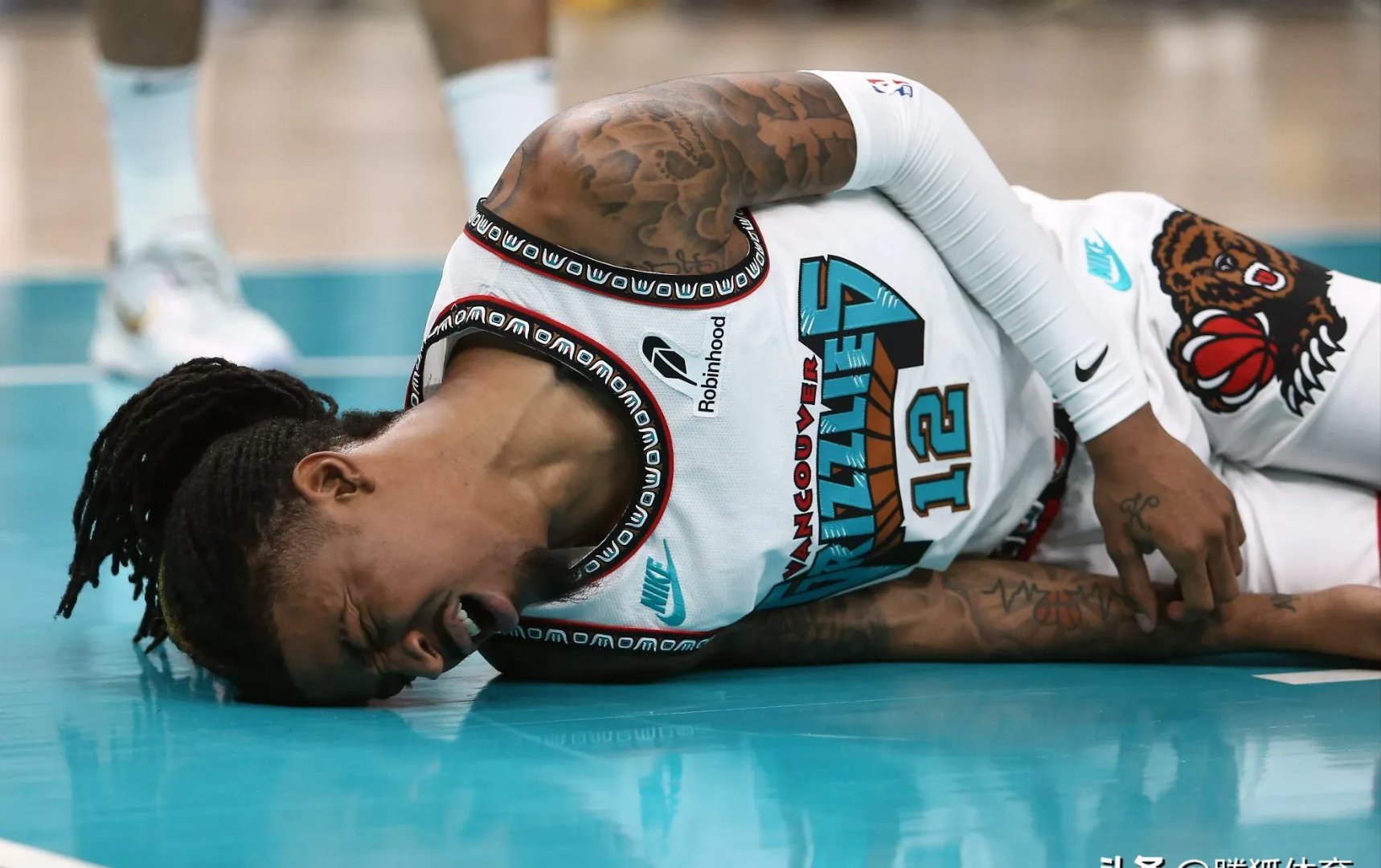 包含集结日体能课后，托特纳姆手感冰凉备战NBA季后赛，气氛紧张，数据趋势出现新变化的词条