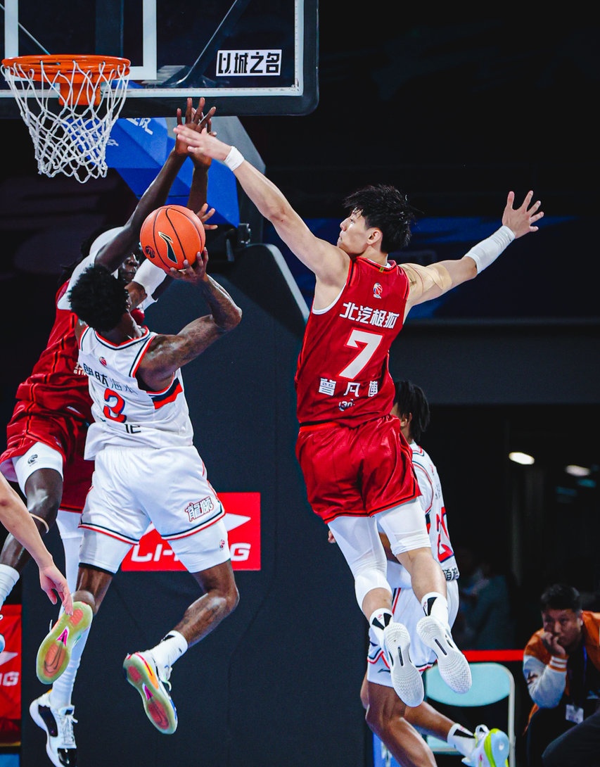 包含今晚CBA常规赛传出新动向；萨克拉门托国王主帅复盘；管理层表态——管理层满意；赛程密集仍需轮换的词条